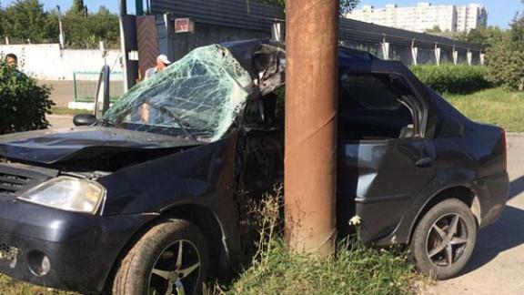 В Ставрополе погиб водитель иномарки, врезавшись в опору линии электропередач