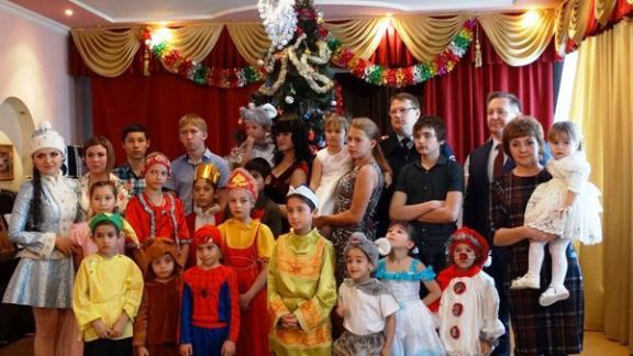 В Георгиевском районе полицейские поздравили ребят из детского дома с новогодними праздниками