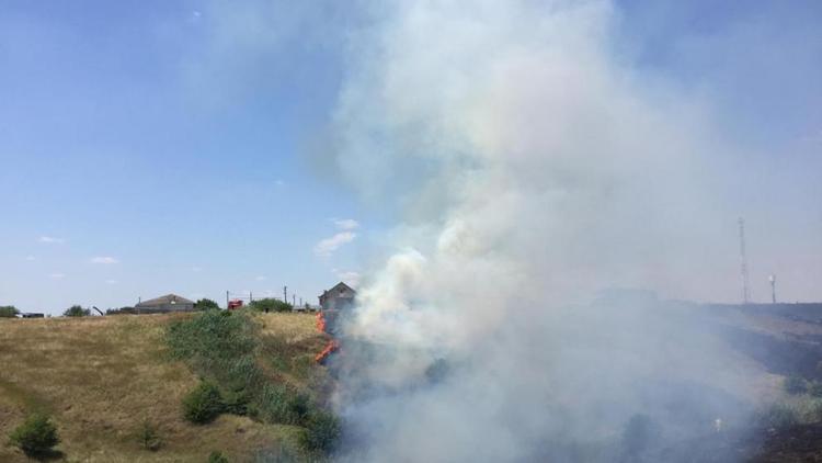 В Курсавке произошёл масштабный ландшафтный пожар