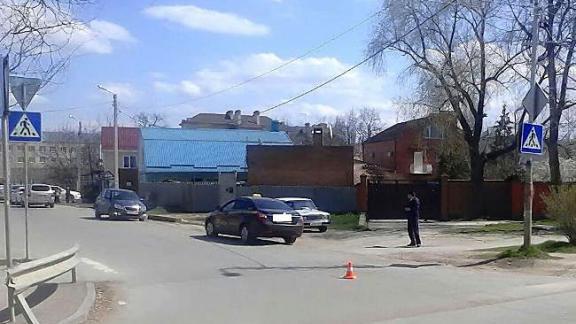 В Пятигорске водитель такси сбил женщину на велосипеде