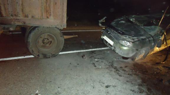 На трассе «Кавказ» легковой автомобиль врезался в «Камаз», есть пострадавшие