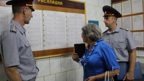 Председатель Общественного совета при УФСИН России по карю Наталья Шадрова проконтролировала как живут заключенные
