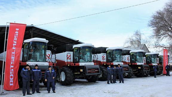 100 новых комбайнов получили аграрии Ставрополья на льготных условиях