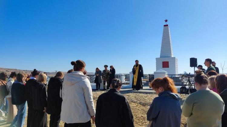 Воинские мемориалы обновили в Петровском округе Ставрополья