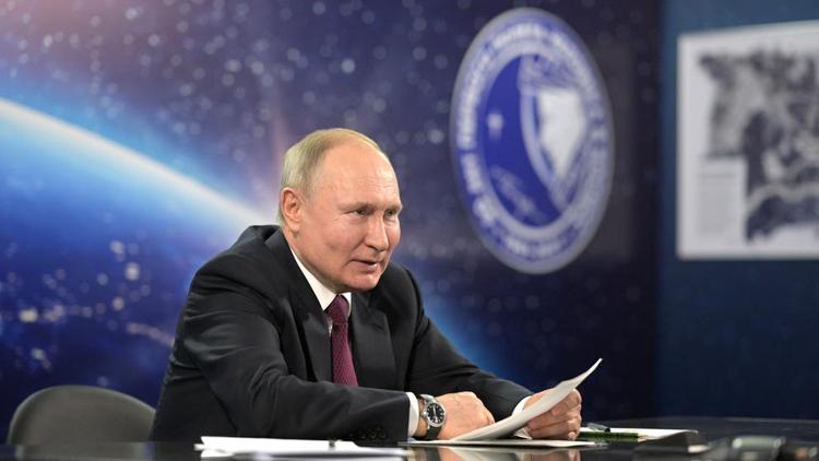 Владимир Путин расставил приоритеты развития космической деятельности