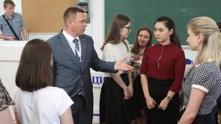 Глава федеральной Молодёжки ОНФ встретился со ставропольскими студентами