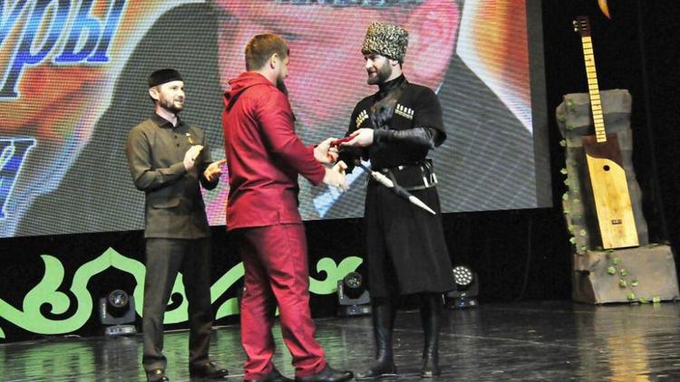 В Грозном отметили День работников культуры