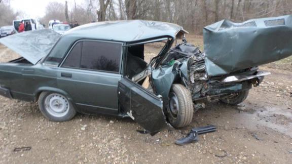 В Курском районе при столкновении с деревом погиб водитель