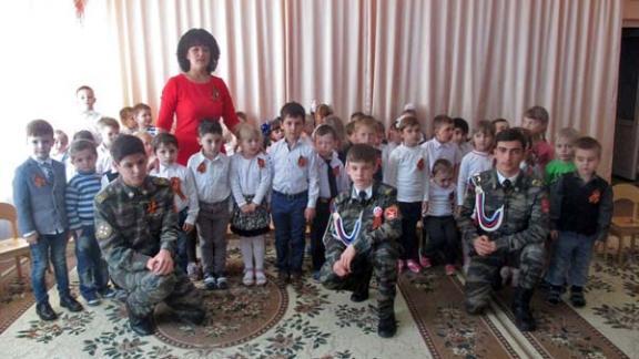 В Александровском районе георгиевские ленты вручили дошкольникам