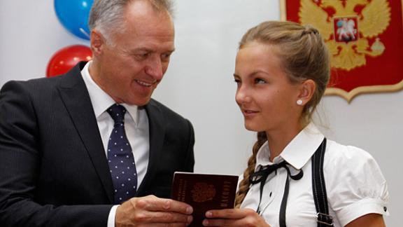 50 юных ставропольцев получили паспорта граждан России
