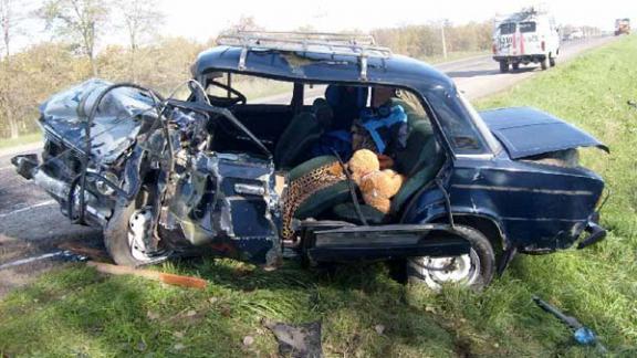 В лобовом автостолкновении в Георгиевском районе погиб ребенок-пассажир