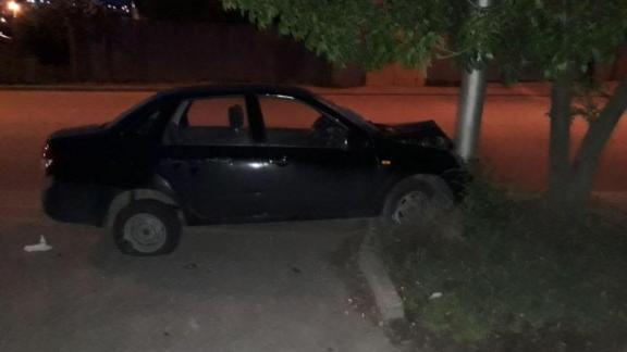 Два человека пострадали в ДТП со столбом в Ставрополе