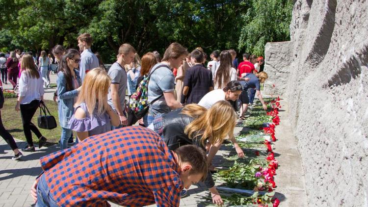 «Марш мира» прошел в Ставрополе в День памяти и скорби