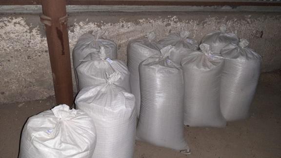 На Ставрополье мужчины похитили более 500 килограммов зерна со склада