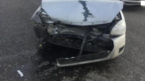 Пассажирка «Приоры» пострадала в ДТП с попутным «Фольксвагеном» на трассе «Кавказ»