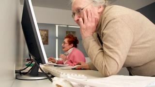 Пенсионный фонд и «Ростелеком» будут обучать пенсионеров компьютерной грамотности