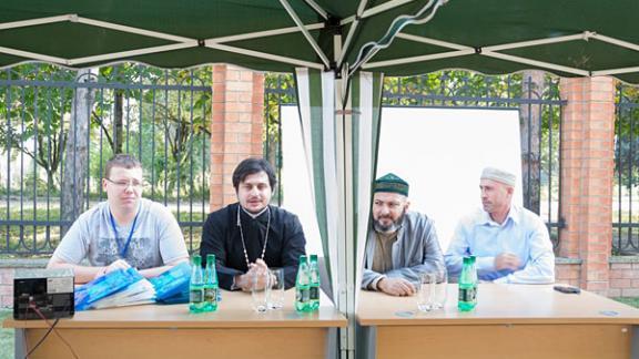 Православно-мусульманский форум «Кавказ - наш общий дом» открылся в поселке Рыздвяном