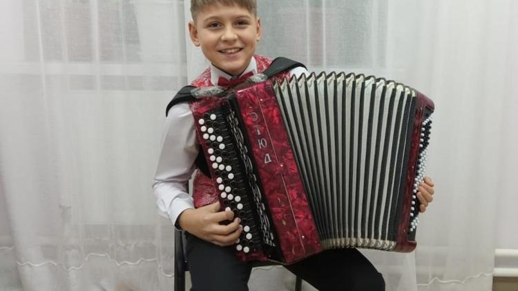 Ученик Детской школы искусств отмечен стипендией губернатора Ставрополья
