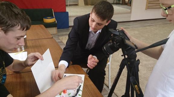 В детской фотостудии «Смайлик» Невинномысска сняли мультфильм по сказке «Теремок»