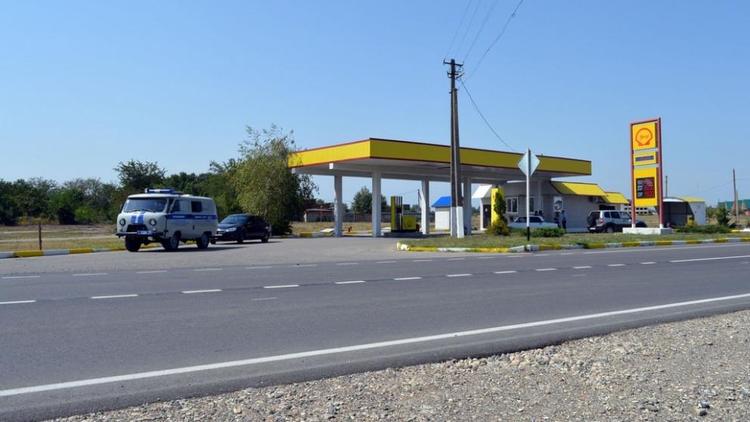 В Кировском округе угнали авто с заправки