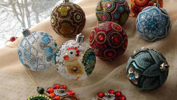 Изготовленные детьми новогодние игрушки украсят ёлки Ставрополя