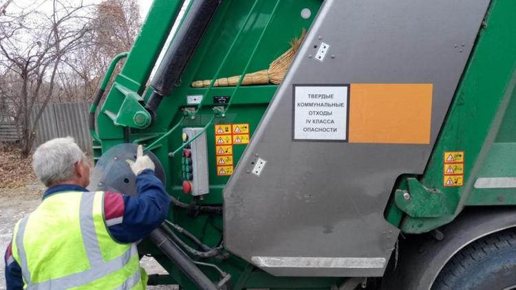 Современный мусоровоз тестируют на улицах Кисловодска