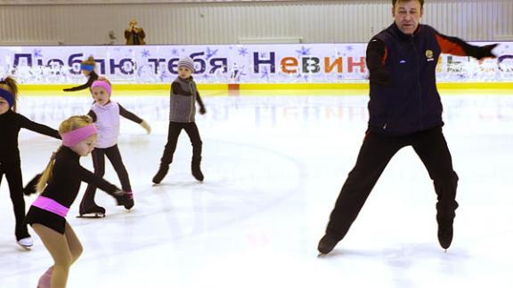 Мастер-класс по по танцам на льду провел в Невинномысске известный тренер Сергей Чемоданов