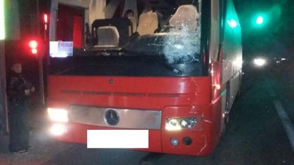 Под колесами рейсового автобуса в на Ставрополье погиб пешеход