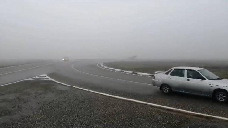 Водителей предупредили о сильном тумане в Курском округе Ставрополья