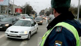 Новые штрафы, правила техосмотра и закон о такси обсудили на брифинге ГИБДД
