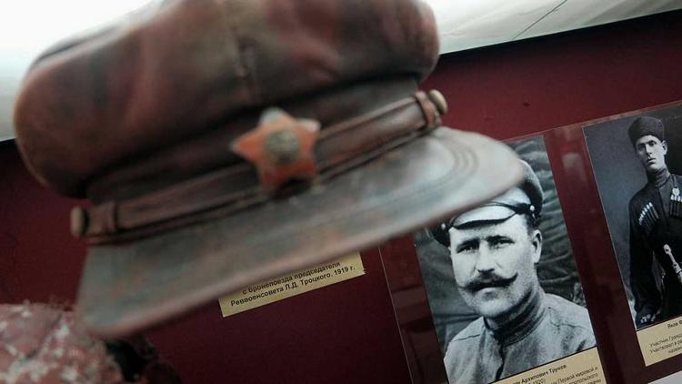 «Историю создает молодежь» - уверяет выставка к 100-летию комсомола в Ставрополе