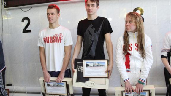 Кочубеевских пловцов наградили благодарственными письмами краевой Думы