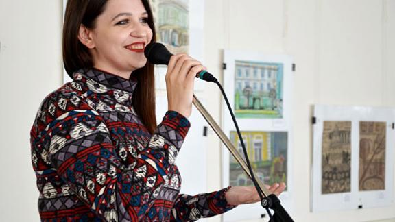 Выставку «Твоих мне улиц нет милее» по итогам городского пленэра представили в Ставрополе