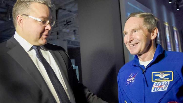 Прибывший на Ставрополье космонавт В. Токарев посетил мультимедийный музей