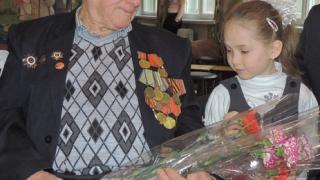 95-летний ветеран Алексей Шульга встретился со школьниками села Дивного