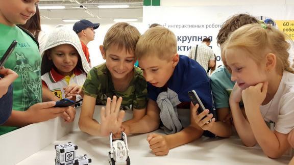 В Ставрополе можно потанцевать с роботами и окунуться в мир виртуальной реальности (0+)