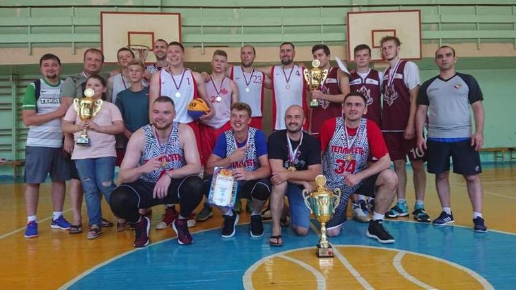 Ставропольские «стритболисты» провели первый чемпионат края