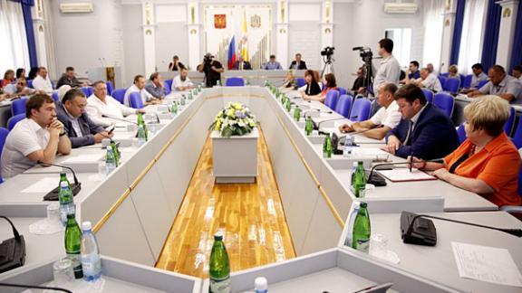 Поправки в бюджет Ставропольского края обсудили краевые депутаты