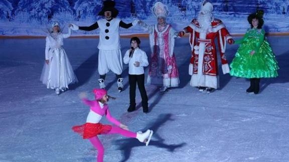 Первое грандиозное ледовое шоу представили в Невинномысске юные спортсмены