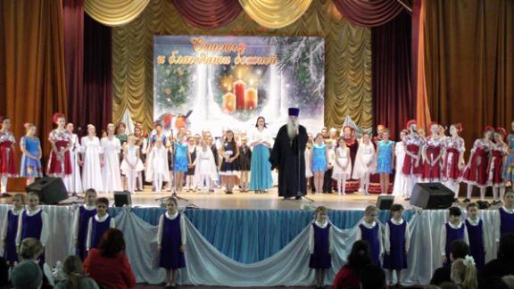 Праздничный концерт «Под рождественской звездой» состоялся в селе Новоселицком