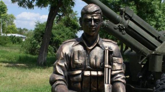 В Зеленокумске установлен памятник воинам, погибшим в локальных конфликтах