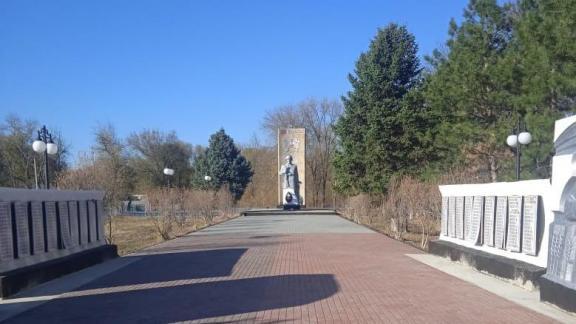 Территорию у мемориала обустроили в Изобильненском округе Ставрополья
