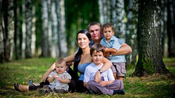 Более 135 тысяч семей Ставрополья получают соцподдержку