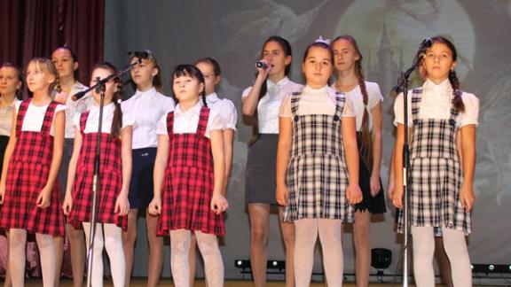 Исполнители эстрадной песни собрались на «Острове детства» в Кочубеевском районе