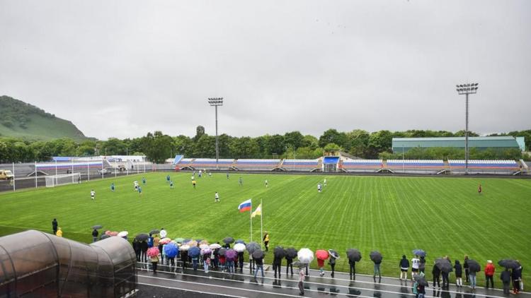 Предпоследняя тренировочная площадка к ЧМ по футболу открыта в Лермонтове