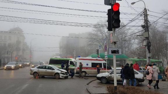 В Ставрополе при столкновении автомобилей пострадали два человека