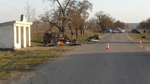 «Копейку» разорвало пополам, два человека погибли в ДТП в Буденновском районе