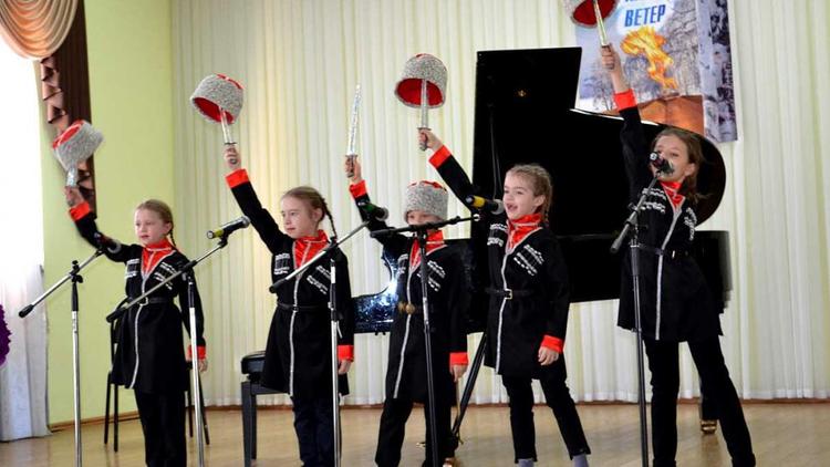 В Невинномысске дети и пенсионеры дали концерты, посвященные Дню защитника Отечества