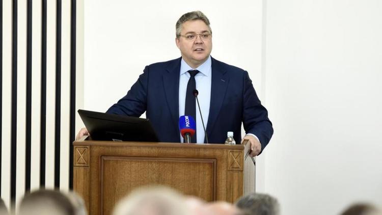 В Ставрополе губернатор Владимир Владимиров выступает с ежегодным Посланием