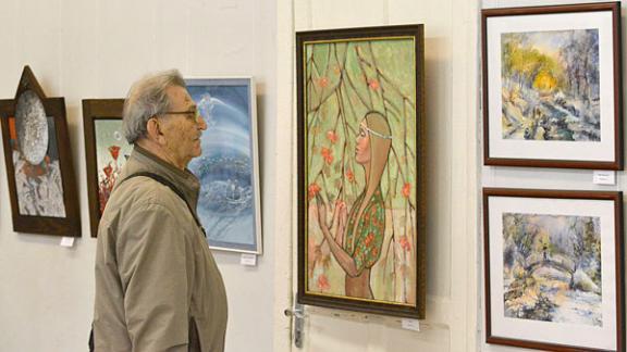 Более 80 работ пятигорских художников представлены на выставке в Ставрополе
